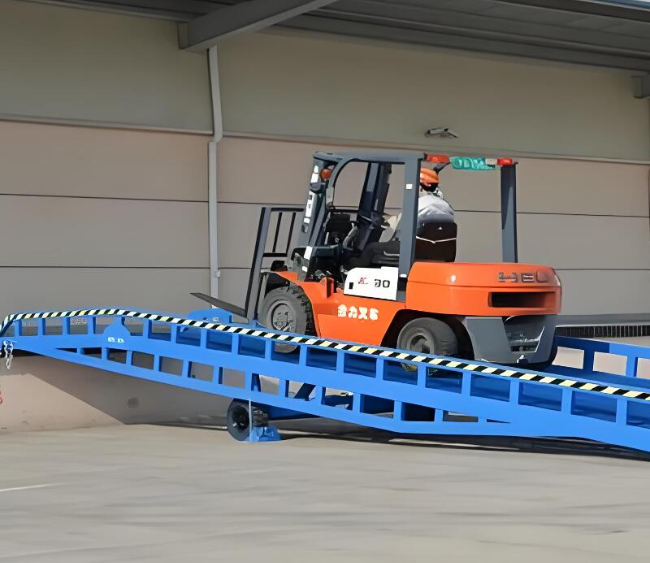 淮安移动式卸货平台（叉车用）